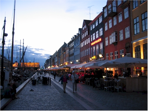 nyhavn night